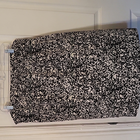 *Women's Plus Size 20 Skirt - Picture 7 of 12